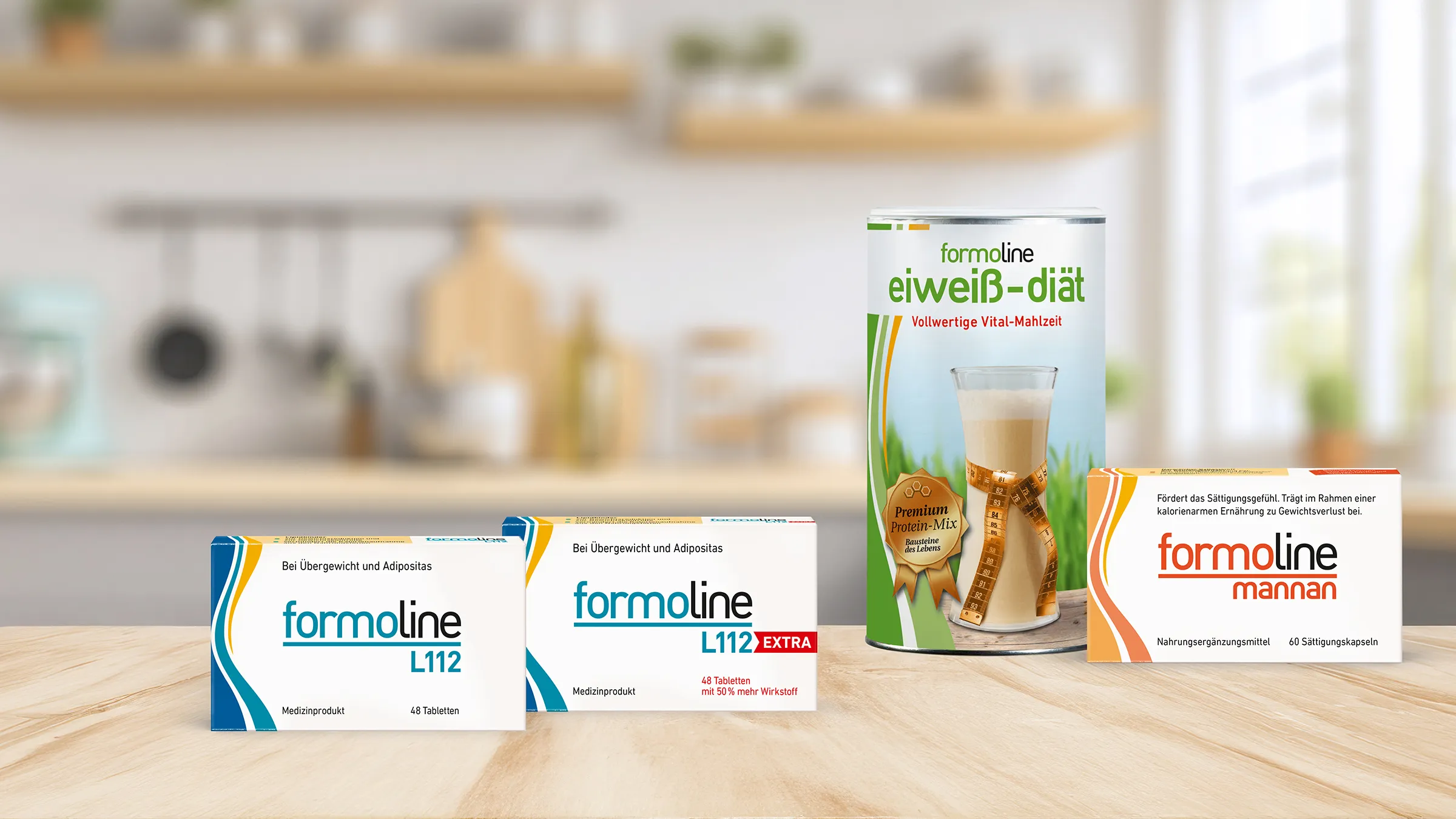 formoline Produkte auf Holzoberfläche in heller Küche.